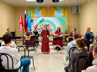 «Умные каникулы» начались в лагере «Осетр»: патриотизм, творчество и гусельные наигрыши