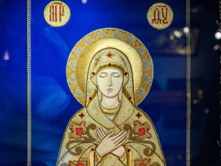 Праздник играет важную роль: в церкви напомнили о почитании материнства в преддверии Дня матери