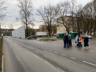 Монтаж шумозащитных экранов вдоль автодороги в Селятине завершат до декабря