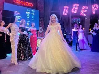 Мать 11 детей из Подмосковья победила в конкурсе красоты и мечтает рекламировать модную одежду