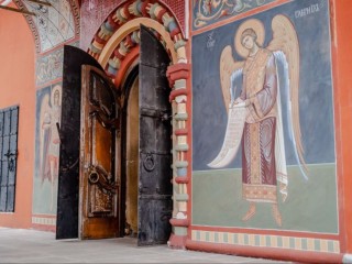 Церковные праздники 10 ноября 2025: что запрещается делать православным в этот день