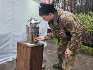 Мытищинцам рассказали об истории народного ополчения в шатре казачьей гвардии