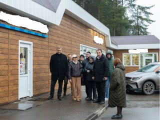 Большинство торговцев на пл. Московской оформили магазины по единому стандарту
