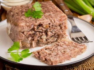 Разгадана тайна идеального холодца: главный ингредиент — не мясо