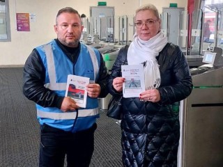 Железная логика безопасности: как 37 пассажиров в Химках узнали, что слушать музыку на платформе может быть смертельно опасно