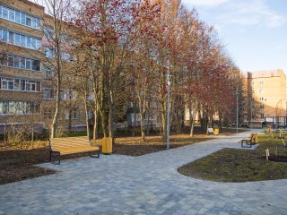 В Кашире-3 доделывают сквер мечты: жители ждут открытия нового оазиса для отдыха