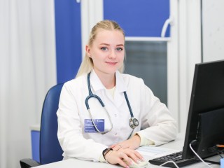 Доктор Лиза выходит на смену: в Дубне пополнение — молодой терапевт готова лечить и вдохновлять