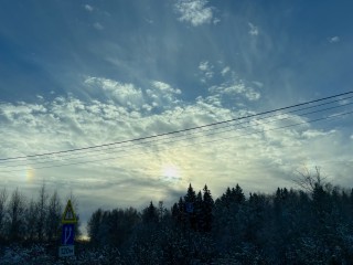 Чудо в небе: Солнечногорск озарило редкое солнечное гало в ноябрьский мороз