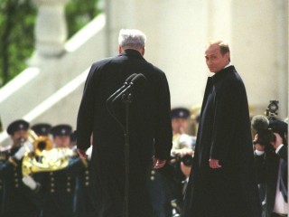 «Господин Президент!»: выставка фотографий Юрия Инякина открылась в Апрелевке