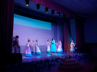 Главное слово: концерт ко Дню матери провели для семей участников СВО