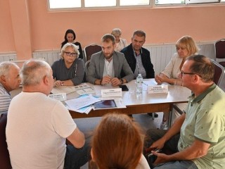 Выездная администрация в школе №1: что обсудили и какие проблемы взяли в работу