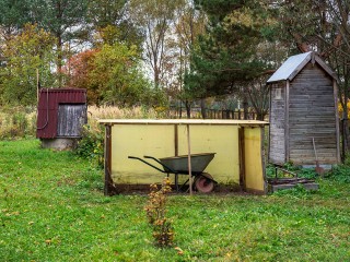 Какие дела на даче и в огороде нужно завершить до первого снега