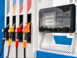 Безопасен ли бензин с 10% спирта для автомобиля? Химик дал неожиданный ответ