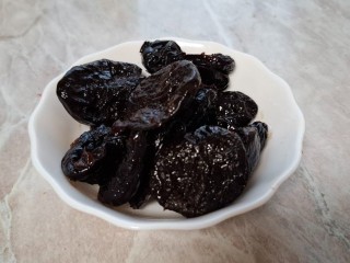 Сладкий секрет женского здоровья: видновские врачи сделали ставку на чернослив