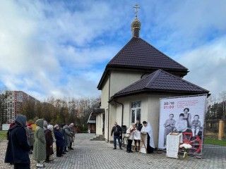 «Молитвой памяти» вспомнили в Казанском храме Пушкино пострадавших от политических репрессий