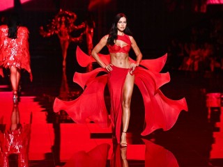 «Твой свет — ближе, чем кажется»: Ирина Шейк снялась в ролике для Южной Кореи