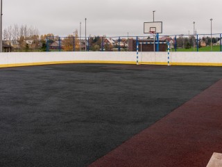 В Сестрорецком парке уложили новое покрытие на спортплощадке