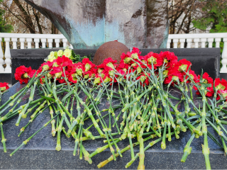 Жители Химок почтили память героев Севастополя