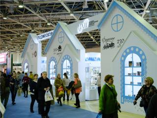 Гжель, Жостово и Дулево, ваш выход: чем удивят подмосковные матера на выставке «Ладья. Зимняя сказка 2025»