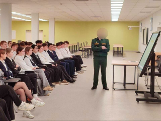 Ко Дню народного единства в школах прошли встречи с военными