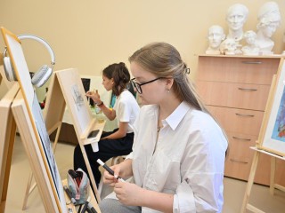 От австрийского рояля до собственной студии звукозаписи: чем живет обновленная школа после масштабного преображения