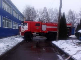 Короткое замыкание: спасатели потушили условный пожар в детском саду села Шестаково