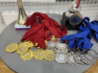 Гиревой спорт: команда из Свердловской школы имени Михаила Марченко завоевала золото