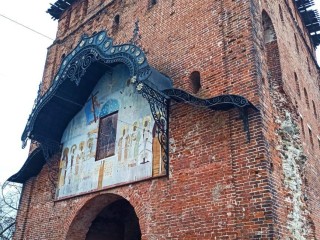 Башни и крепостные стены: Пятницкие ворота Коломенского кремля будут реставрировать