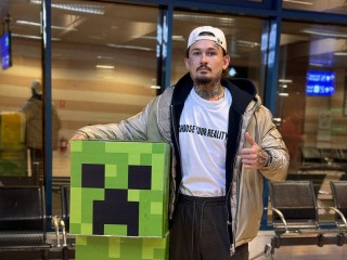 Инцидент с флагом: почему Моргенштерн* потребовал убрать украинскую символику со своего концерта?