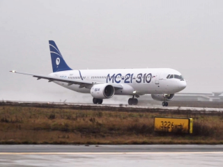 Второй импортозамещенный самолет МС-21 подняли в небо над Жуковским