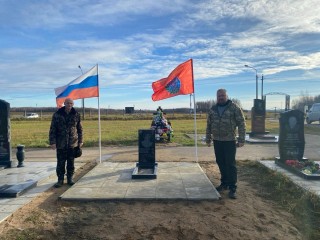 Активисты округа привели в порядок могилу земляка, погибшего на СВО