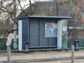 Новые современные павильоны делают ожидание транспорта комфортным