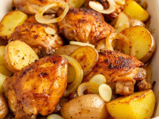 Когда гости на пороге: простые куриные ножки с картошкой, которые выглядят как праздничное блюдо