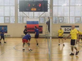 Пенсионеры из Котельников завоевали серебро товарищеского турнира по волейболу в Лыткарине