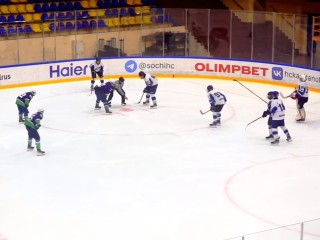 Юниоры «СШОР Боброва» вырвали победу у «Бурана» в решающем третьем периоде