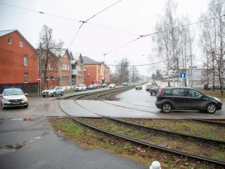 На перекрестке Толстого и Красногвардейской реконструируют трамвайный переезд