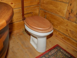 Только не салфетки: сантехники рассказали о «монстрах канализации»