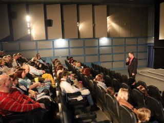 Во Дворце культуры Серпухова прошел благотворительный показ фильма о героях спорта