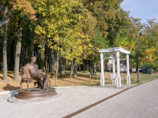 Автору памятника в парке усадьбы Кривякино вручили медаль Российской академии художеств