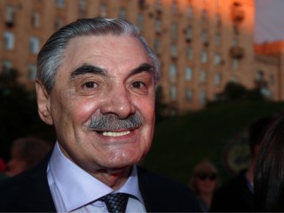 «Почему ты тоже в черном?»: Панкратов-Черный отреагировал на появление Гузеевой на съемках