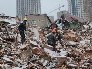 Площадку для строительства нового центра расчищают на месте корпусов Мытищинской больницы