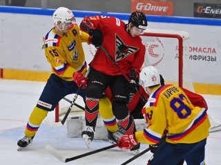 «Игра очень боевая, команды старались»: «Химик» уступил сопернику на Чемпионате ВХЛ в Омске