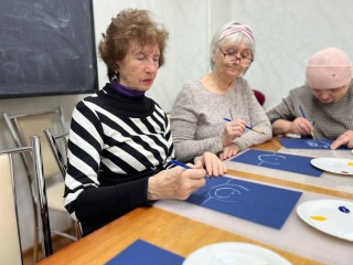 Художников из Шаховской научат писать картины с помощью домашней утвари