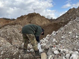 Мусорный дуэт: в Одинцове завод и племхоз попали в суд за гигантскую свалку