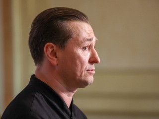 «Недопустимо и незаконно»: Сергей Безруков объяснил иск из-за маски со своим лицом