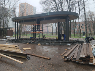 В Наташинском парке к Новому году устанавливают сцену и крытый павильон для мастер-классов