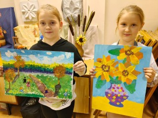 Почти 30 дипломов собрали начинающие художники из Котельников на двух конкурсах