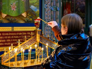 Прихожане и горожане помогают возродить храм Воскресения Христова в Серпухове