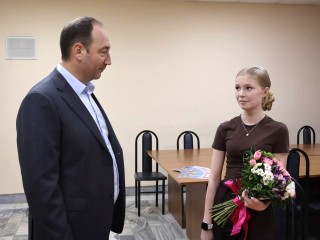 Студентка МФЮА Анастасия Ирикова получила подарки от главы Ступина