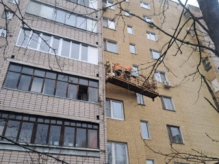 Обновление фасада дома на улице Мирной завершат к концу декабря